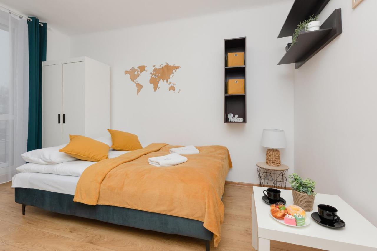 Apartamento Warsaw Airport Studio Astronautow With Balcony By Renters Exterior foto
