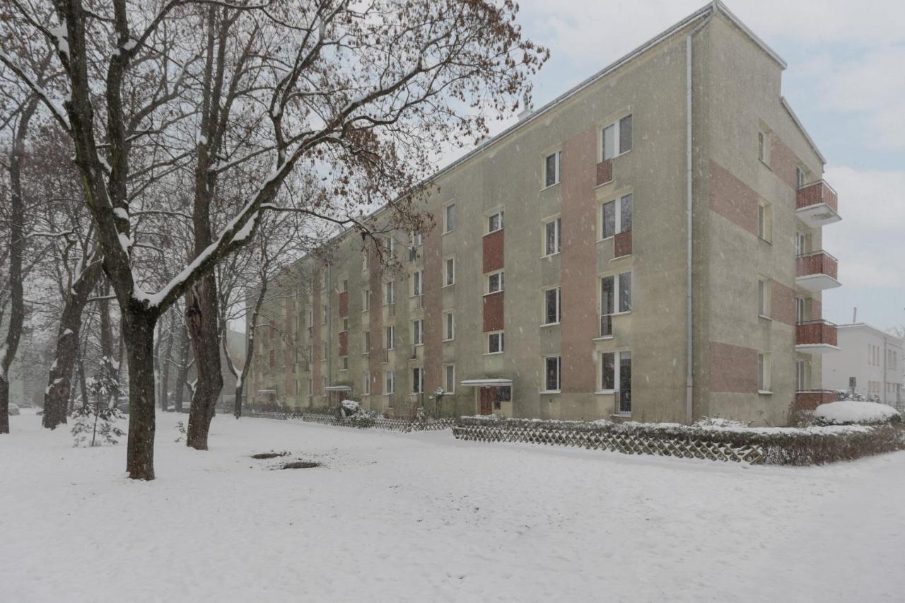 Apartamento Warsaw Airport Studio Astronautow With Balcony By Renters Exterior foto