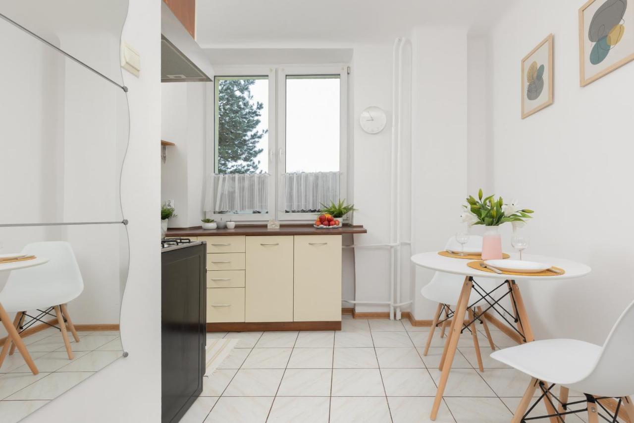 Apartamento Warsaw Airport Studio Astronautow With Balcony By Renters Exterior foto